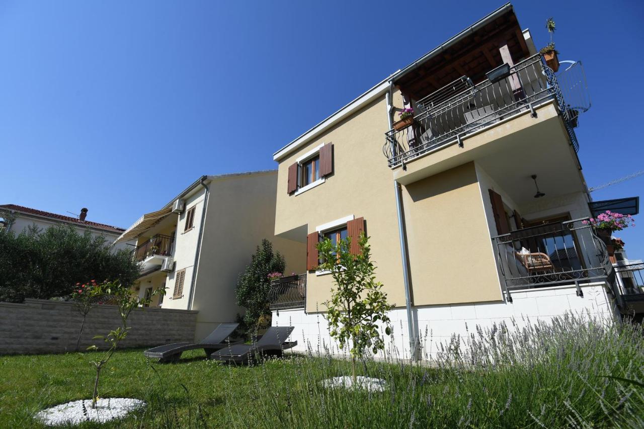 Apartments Camellia Zara Esterno foto